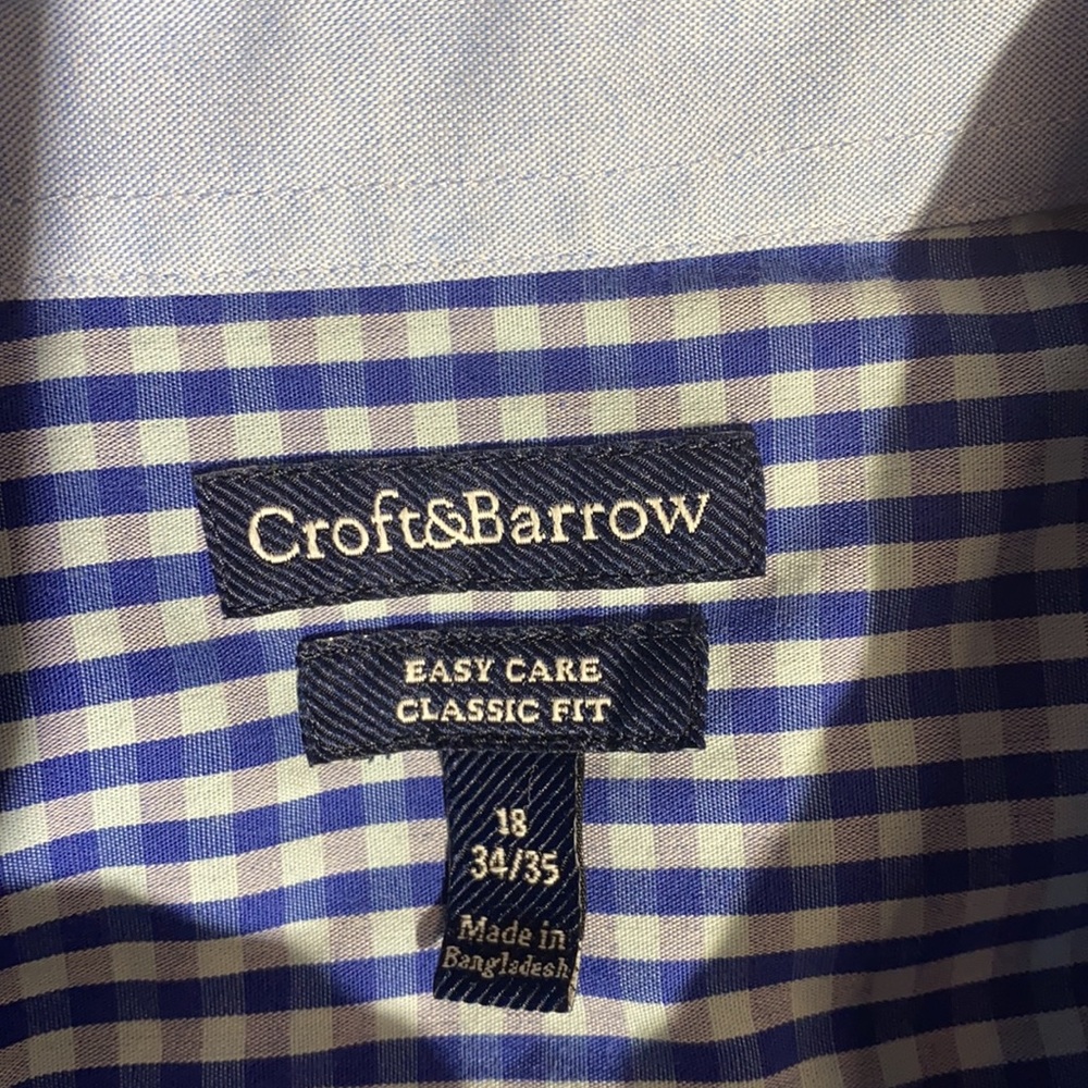 Long sleeve Button down Croft & Barrow 18 inch neck 34/35 sleeve EUC blue